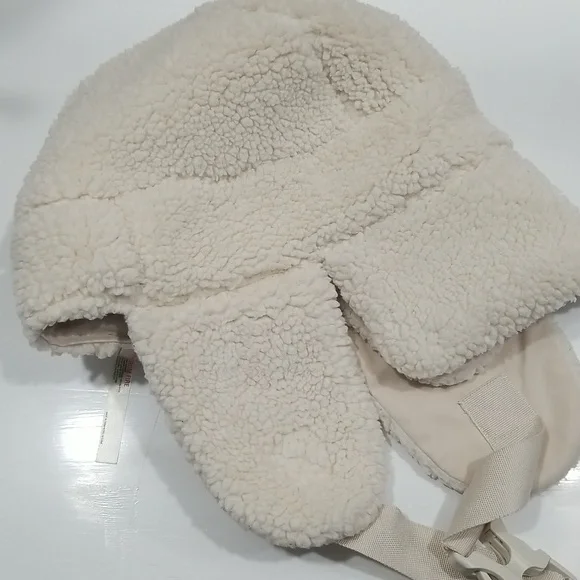 Free People Cream Shearling Hat - Picture 5 of 7